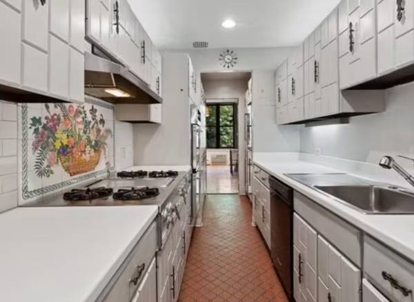 $12,999 / 3br - 2000ft2 - Central Park West / 83rd St Three Bedroom + HUGE YARD.  AVAILABLE IMME (Upper West Side)64033801458050121