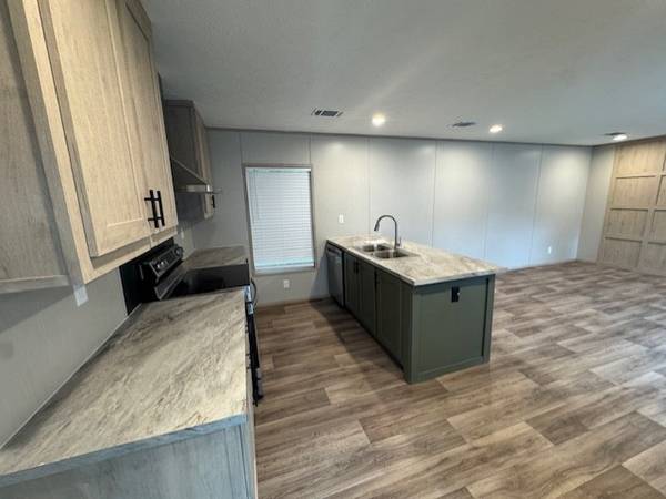 $1,799 / 3br - 1152ft2 - Close to everything far from ordinary! Live near it all! (Gainesville)63822864113921121