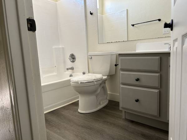 $2,600 / 4br - 1600ft2 - -----RECIENTEMENTE REMODELADA HERMOSA CASA EN UN TRANQUILO COMPLEJO DE CHANDLER----- (Chandler McQueen/Pecos)64047708847363121
