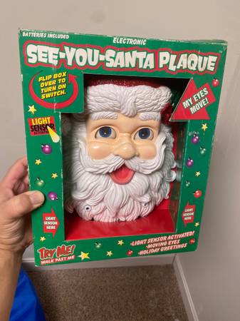 Vintage See-You-Santa Wreath Christmas  Light Sensor ( Needs batteries 1