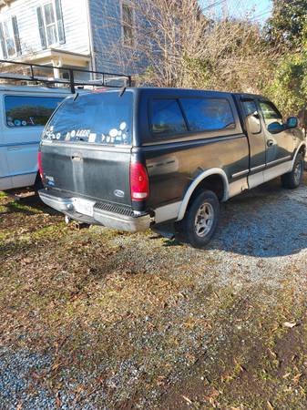 Truck camper shell 1