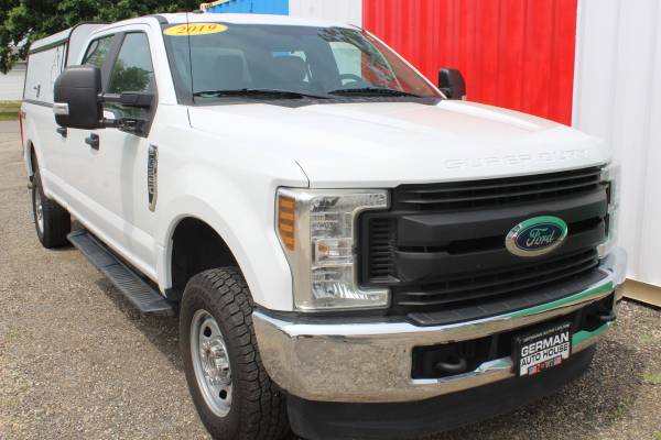 2019 Ford F-250 Super Duty Crew Long Bed con cubierta ARE 4x4!K33! - $24,784 (Toyota en GERMAN AUTO HOUSE)63625029851521123