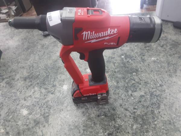 Milwaukee Rivet Tool 193777-1 1
