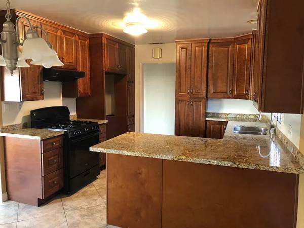 $1,305 / 3br - 1356ft2 - House for rent (San Diego)63663922168705122