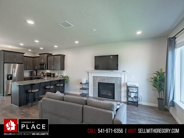 $419,900 / 3br - 1465ft2 - Fresh, Modern Living Minutes from Foster Lake (Sweet Home OR)63624669123971122