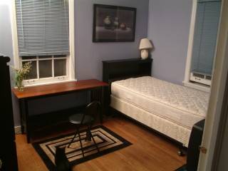 $495 / 4br - Casa tranquila, vecinos frente a una reserva forestal de 60 acres (Waukegan)63736193322881122