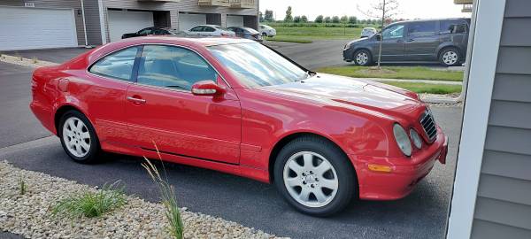 Mercedes-Benz CLK 320 - Only 64k Miles - Excellent Condition - $8,200 (Pingree Grove)63618720898691122
