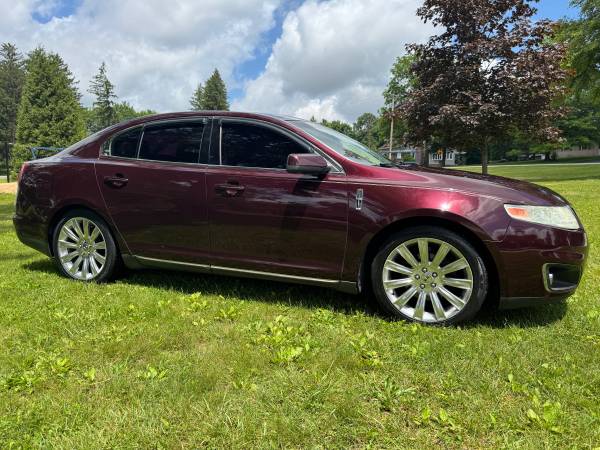 2011 Lincoln MKS - $5,49563435709895555122