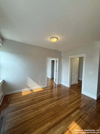 $2,800 / 2br - ** SIN COMISIÓN ** Disponible AHORA ** Calefacción y Agua Caliente incluidos ** Se permiten mascotas ** (Brighton)63699544911363121