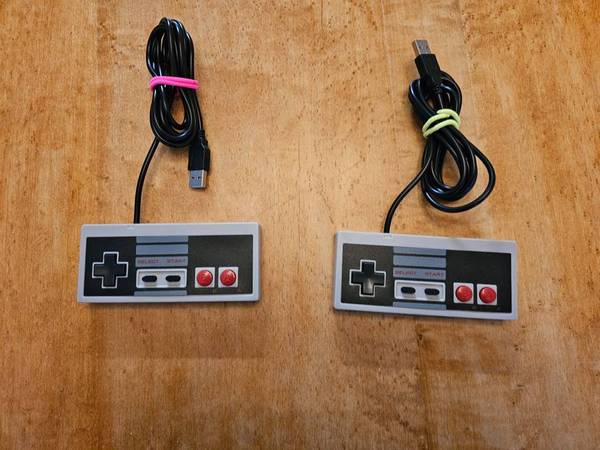Retro NES-style USB game controllers 1