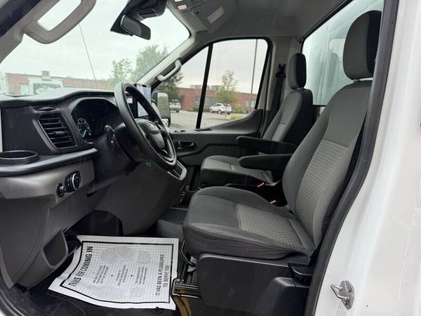 2022 Ford Transit AWD 10' - Photo 15