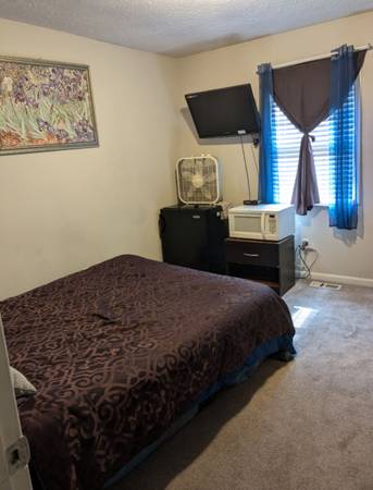 $750 / 3br - Nice room in Ellenwood.  Peaceful. (Ellenwood)63964266360195121