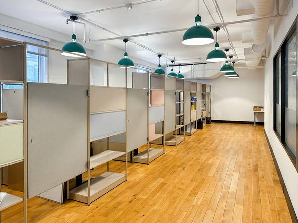 $229 Coworking AVAILABLE right in front of Grant Park! Call/Text for info! (Chicago)64041644112771120