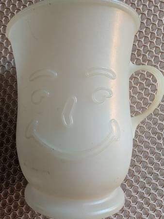 Vintage - Mr Kool Aid Smiling Face Plastic White Cup Mug - 8 oz 1