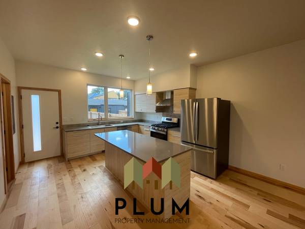 $3,095 / 3br - 1900ft2 - 1855 South 3rd Street West, Unit C (Missoula, MT)63656959407363124