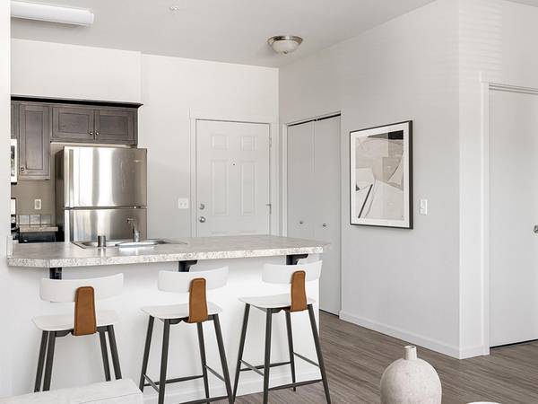 $1,450 / 1br - Practical One Bed - Efficient Stainless Appliances | Suburban Area (Vancouver)64039222017026123