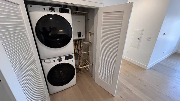 $4,450 / 2br - NEW Luxury 2Bed 2Bath–High-End Finishes in Brighton NO FEE! (Brighton)63996691444994124