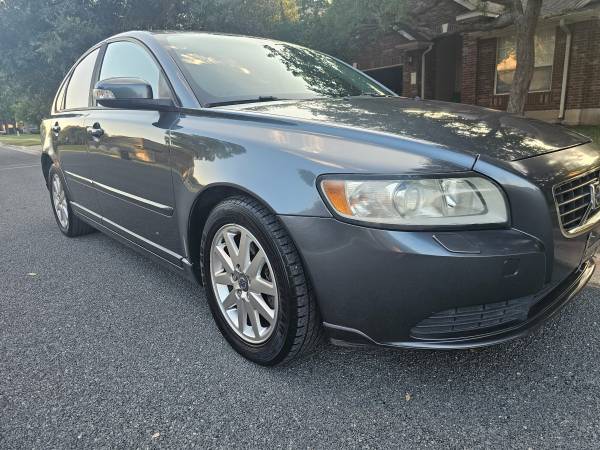 2008 Volvo S40 AWD 124k, guardado en garaje, sin accidentes, excelente estado - $5.500 (Avery Ranch)63470065986179121