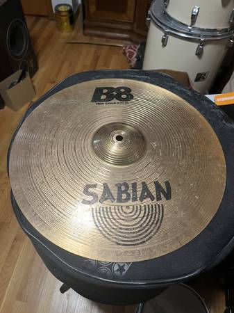 Sabian b8 16in crash/zildjian 10in zbt splash 1