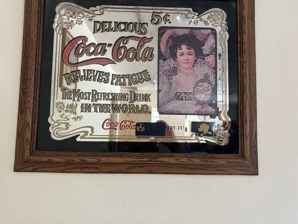 Coca-Cola&quot;Waitress&quot; Framed Logo Mirror 141［並行輸入］ Coca-Cola