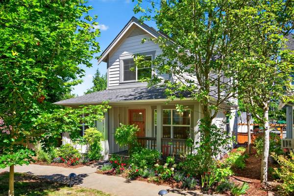 $699,000 / 2br - 1000ft2 - Price Drop on Comfortable Two-Story House (Highl (Highland Terrace, Shoreline)63870756537475121