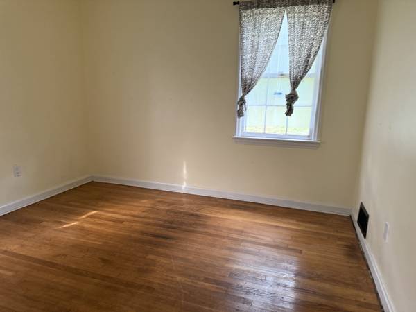 $315,000 / 3br - 816ft2 - Flip this house! 52nd Ave (College Park)63916757641986124
