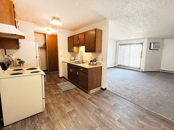 $1,180 / 2br - 1100ft2 - Fall in love with our 2-Bedroom Apartment Available Now! (Close to Hwy 23 and Hwy 15)63988653427074120