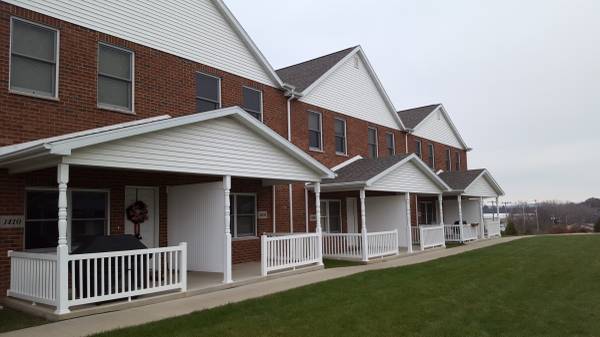 $1,415 / 2br - Modern Comfort in Dubuque's West End - 2 Bed, 2 Bath Townhome (Dubuque)63800864092545120