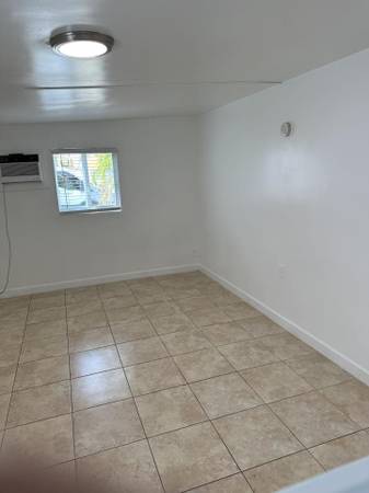 $1,250 Studio with Water and Electric Included; FIRST MONTH FREE (Pompano Beach)63825137700227122