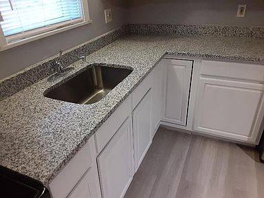 $2,550 / 2br - Ático de 2 dormitorios en Endicott St Danvers (Danvers)63690775434241122