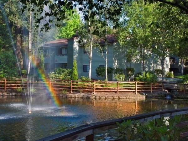 $2,070 / 2br - 850ft2 - Nature walk and pond, Cable and DSL ready, 24- hour Package Concierge (Bellevue)63688532147329120