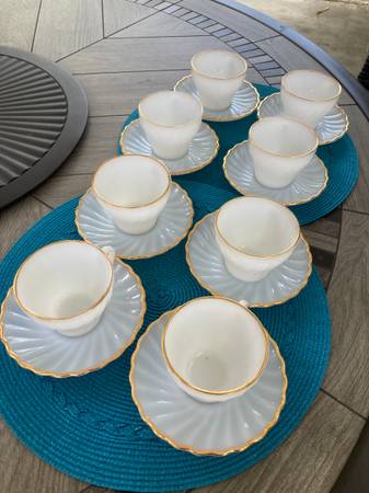Vintage Anchor Hocking Gold Rim Cups and Saucers 1