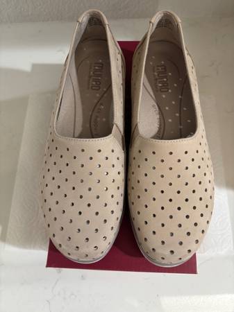 Munro Women's Ridley Perforated Shoes Size 8WW 1