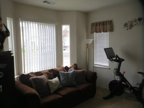 $3,000 / 5br - 2000ft2 - Immediate Move in House for rent 5 bedroom 3 bath 2 car garage (Turlock)63970308242562123