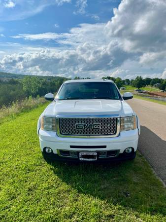 2009 GMC AWD Denali - $8.900 (Bonne Terre)63471885082883124