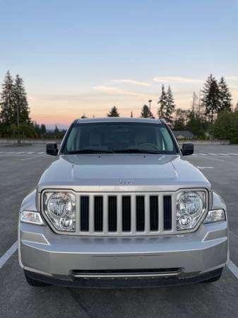 2008 jeep liberty - $3,700 (Everett)63473473340673122
