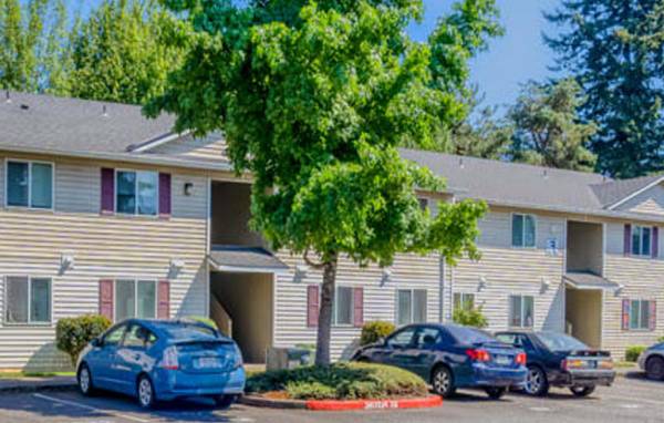 $1,550 / 2br - $1700 DESCUENTO al mudarte! Gestión en el lugar, ventiladores de techo, unidad estilo jardín (Glenfair)63831251366275124
