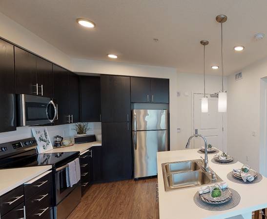 $3,535 / 2br - 857ft2 - September Specials!! 6 weeks free!! First floor with lots of light!!! (milpitas)63847330200193121