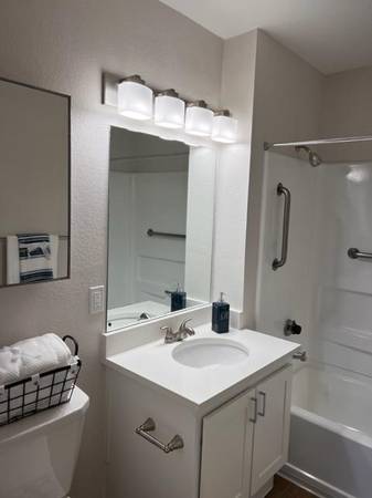 $1,899 / 1br - 460ft2 - Clubhouse, Swimming Pool, Pet Friendly, Hot Tub (dublin / pleasanton / livermore)63657895998081121