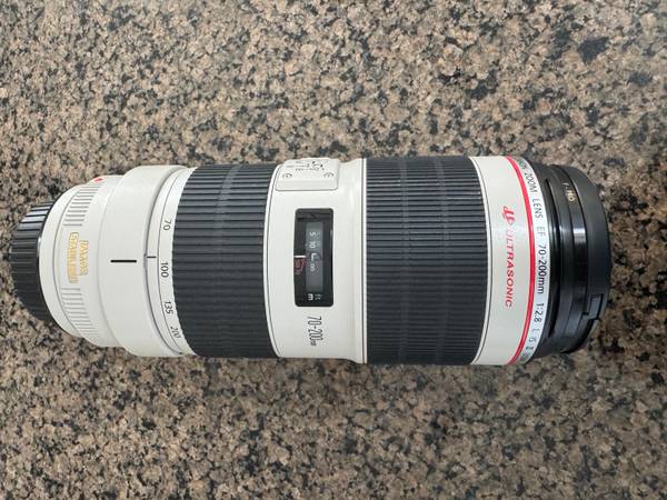 Canon EF 70 -200mm f2 8L II IS USM 1