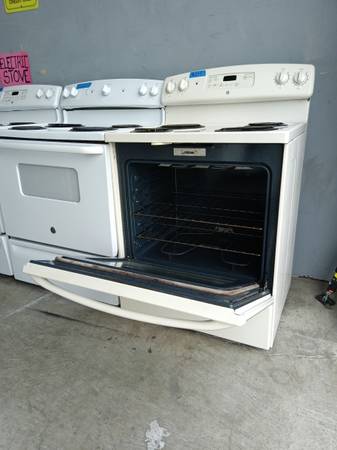 General electric stove 1