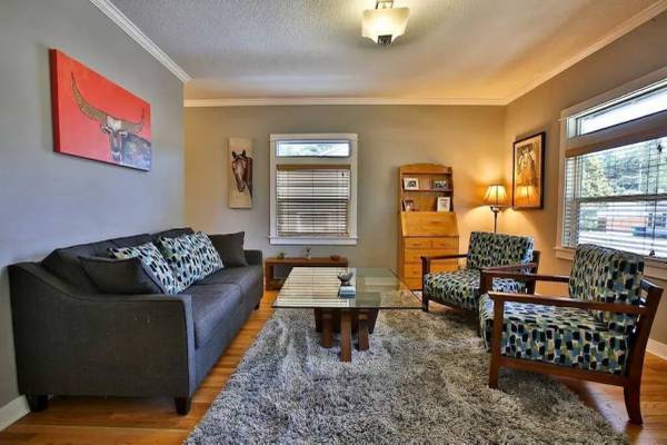 $185 / 3br - Portland Bungalow Near Shops, restaurants and airport! (Portland, OR)63914740978819121