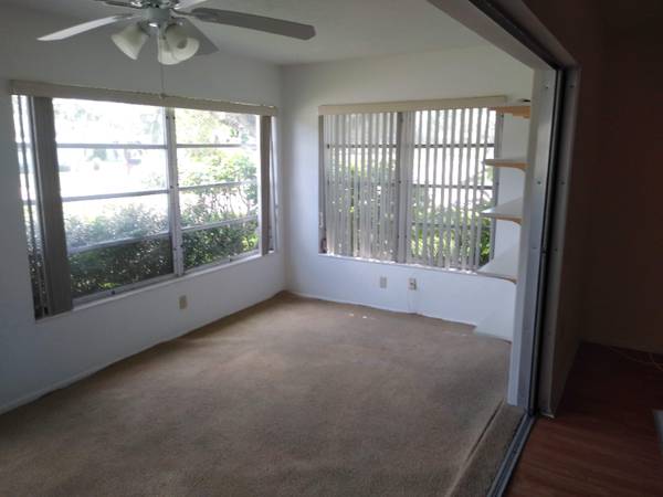 $1795.00 / 2br - 1386ft2 - Spacious  2 Bed 2 bath in quiet condominium close to the sea63791128846721124