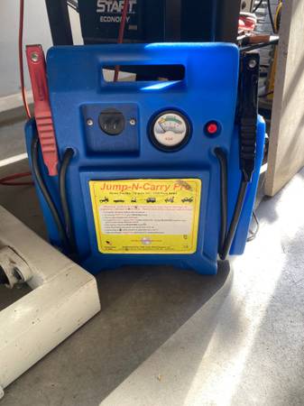 Car Battery Jumper Jump-N-Carry Pro 660 1