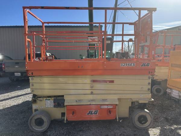 MULTIPLE JLG 3246ES ELECTRIC SCISSOR LIFTS AVAILABLE !! 1