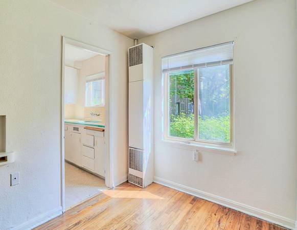 $1,350 / 1br - AHORRA $300 EN TU PRIMER MES + Gestión en el lugar + Se aceptan mascotas (Distrito de Hawthorne)63956643420674124