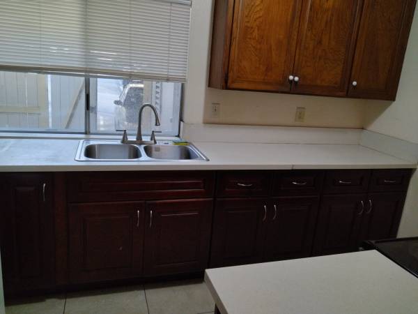 $3,000 / 3br - 1280ft2 - 2 story Condo 3 spacious bedroom/1.5 bath. Section 8. Condo for rent (MIRA MESA)63865481827073122