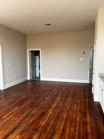$1,995 / 2hab - 810ft2 - ¡Piso superior, distribución abierta, 2hab! (Pawtucket)64002827549185124