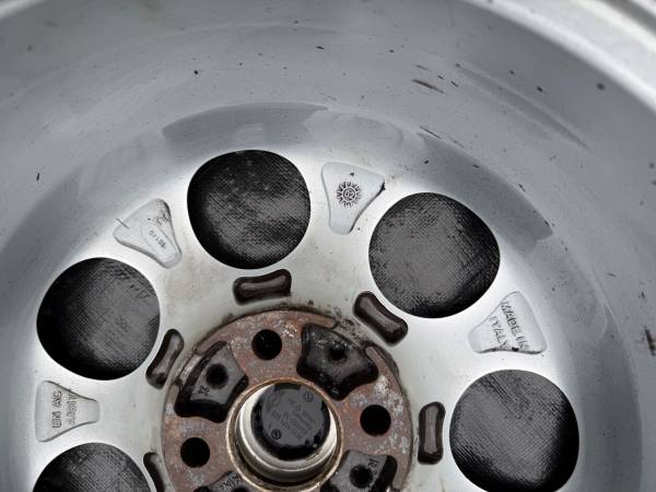 MINI llantas plateadas de 7 agujeros - $180 (Este de Everett)63471325323139123