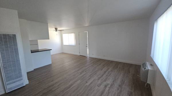 $2,800 / 2br - 900ft2 - Renovated 2 bedroom $2800 w/ 1 year lease  LVP flooring (campbell)63994098374914120
